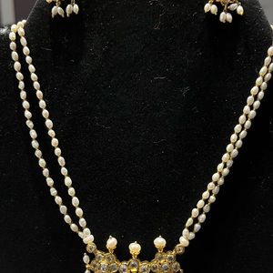 Fresh water pearl necklace with pendant n earrings